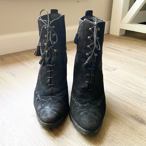 GUCCI Women's Black Suede Lace Up Ankle Heeled Boots 10B - Picture 1 of 14